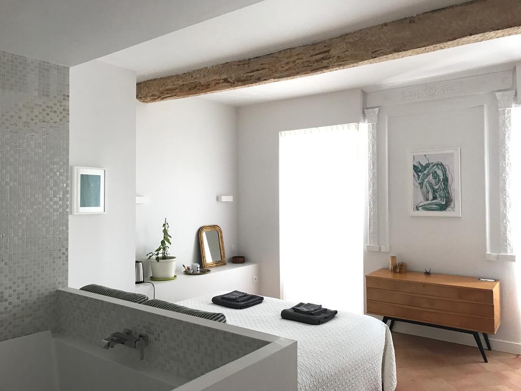 B&B Le Chat Qui Dort Montricoux エクステリア 写真
