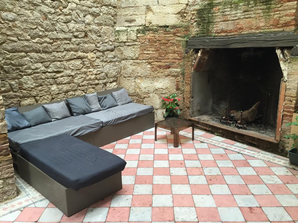 B&B Le Chat Qui Dort Montricoux エクステリア 写真