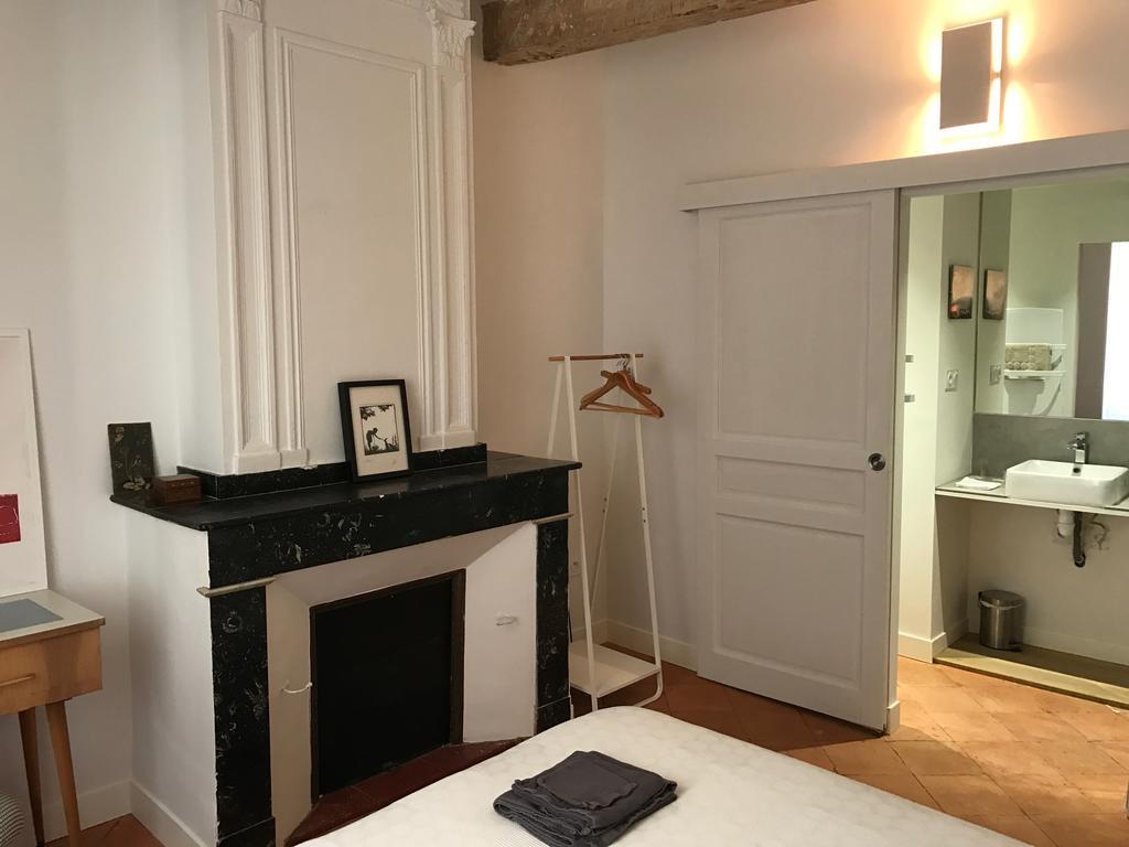 B&B Le Chat Qui Dort Montricoux エクステリア 写真